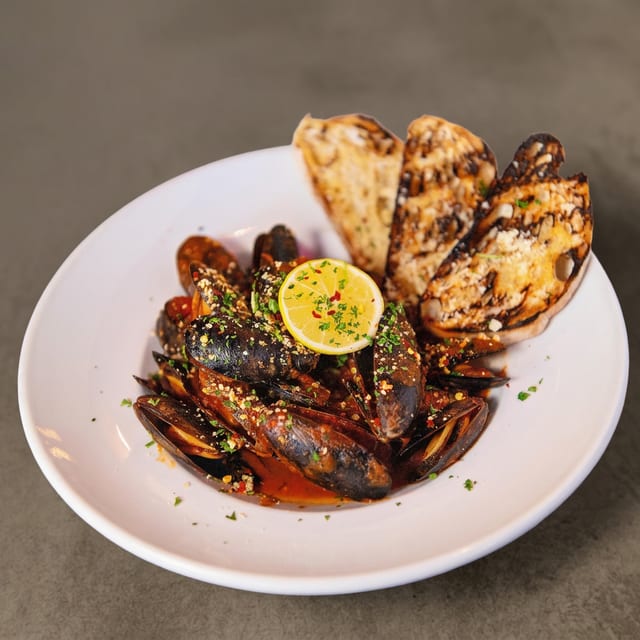 Mussels Fra Diavolo.